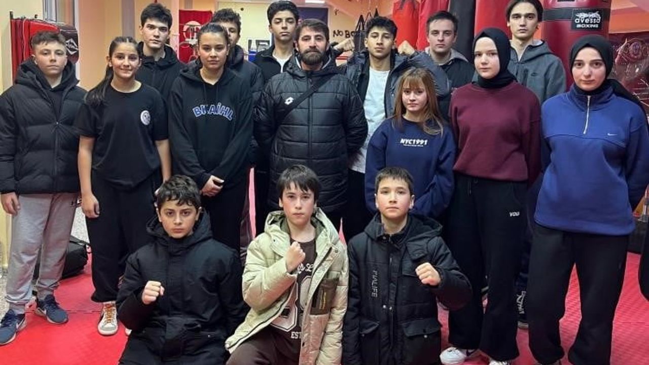 Bilecik’te Gençler Boks Eğitimiyle Ringlere Hazırlanıyor