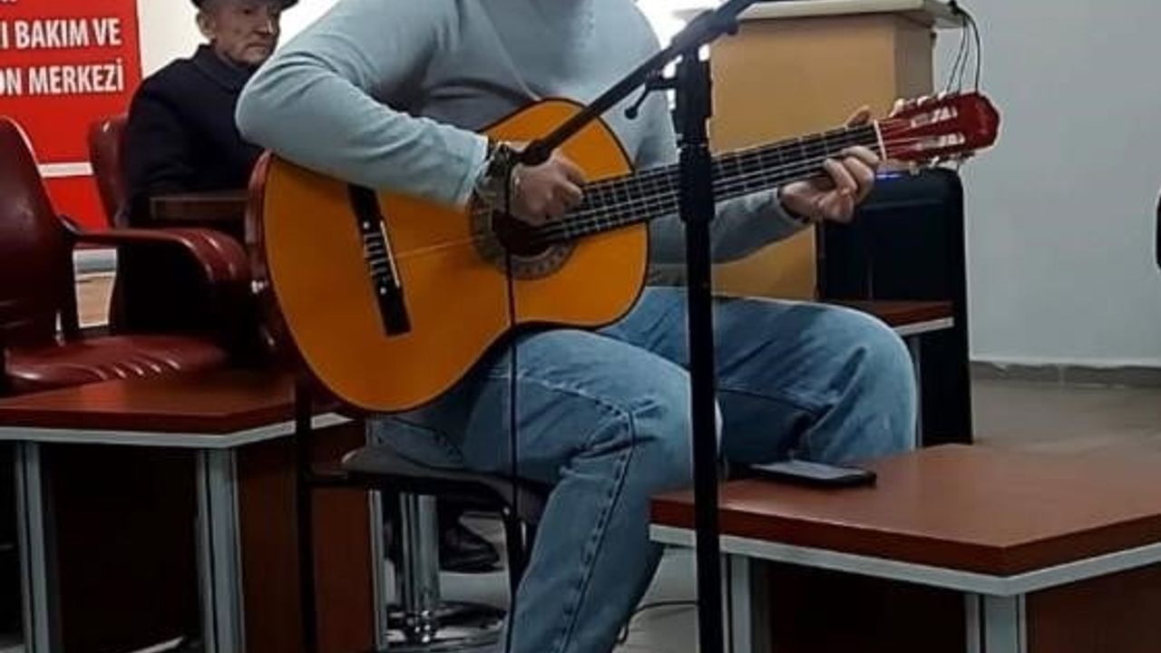 Bilecik'te Gençler Huzurevi Sakinleriyle Buluştu