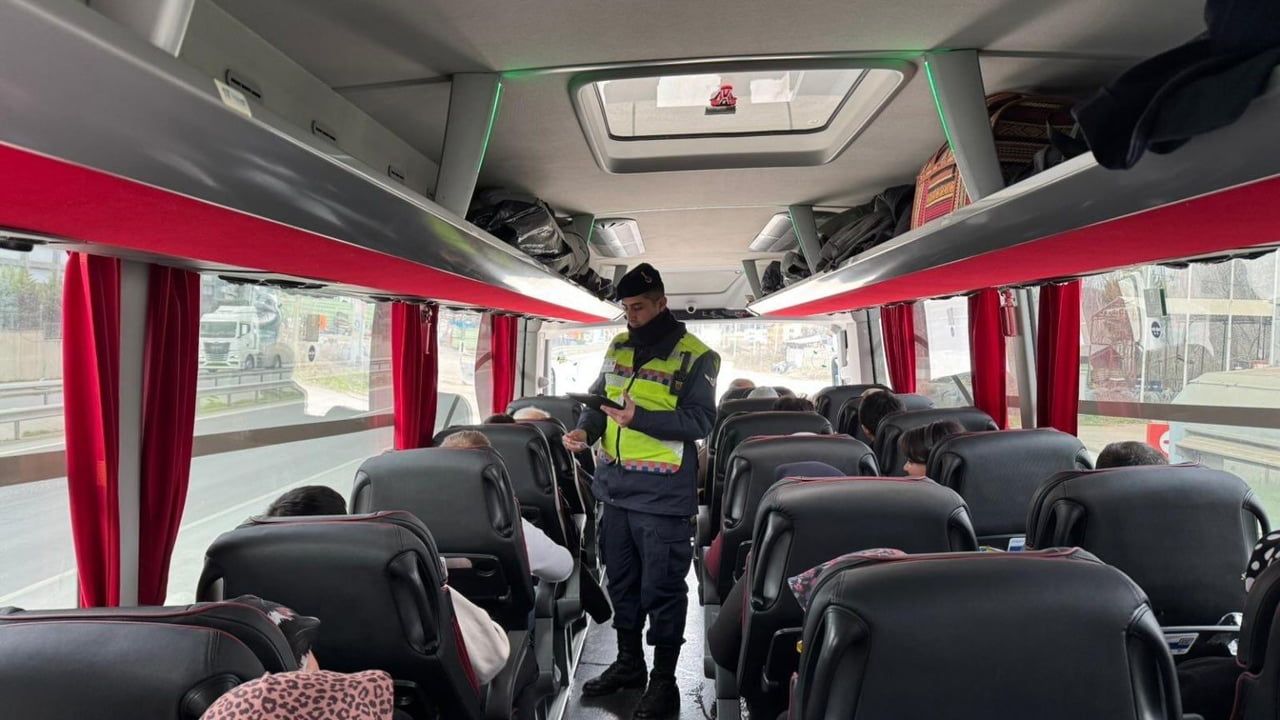 Bilecik’te jandarmadan düzensiz göç ve huzur denetimi: 5 bin 211 TL ceza