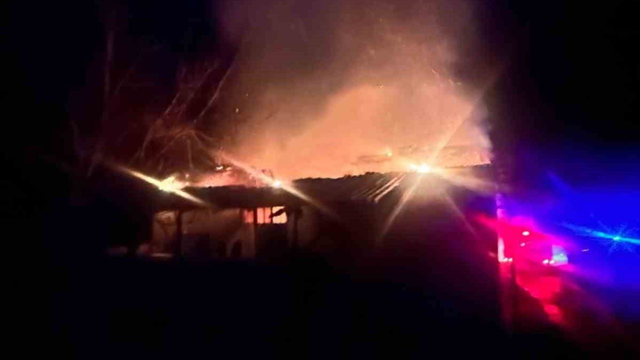 Bilecik'te kullanılmayan evde yangın korkuttu