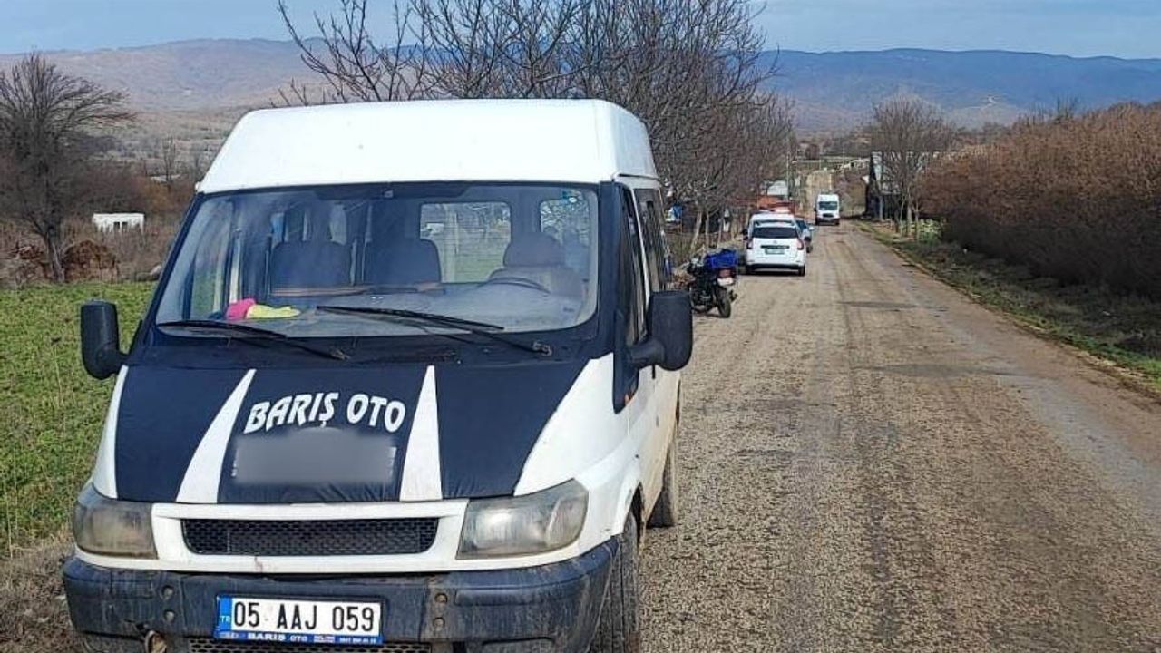 Bilecik’te motosiklet-minibüs çarpışması: 2 yaralı