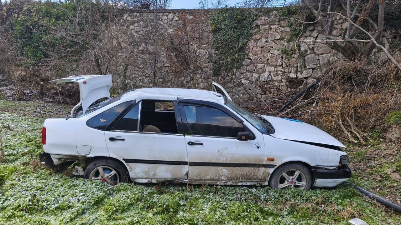 Bilecik’te otomobil şarampole uçtu, 3 kişi yaralandı