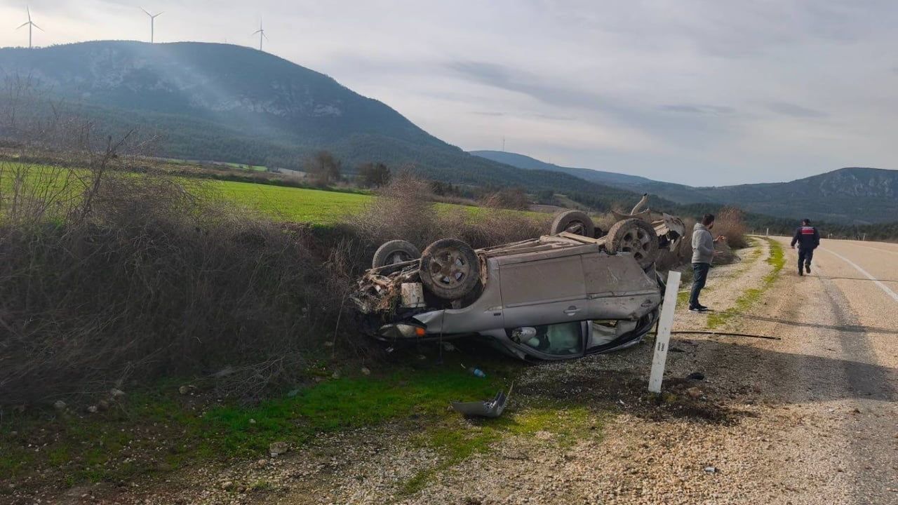 Bilecik'te otomobil takla attı: sürücü yaralandı