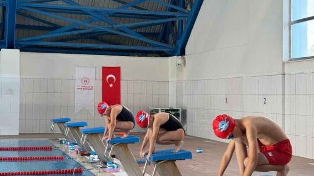 Bilecik’te Spor Okulları Yüzme Antrenmanları Devam Ediyor