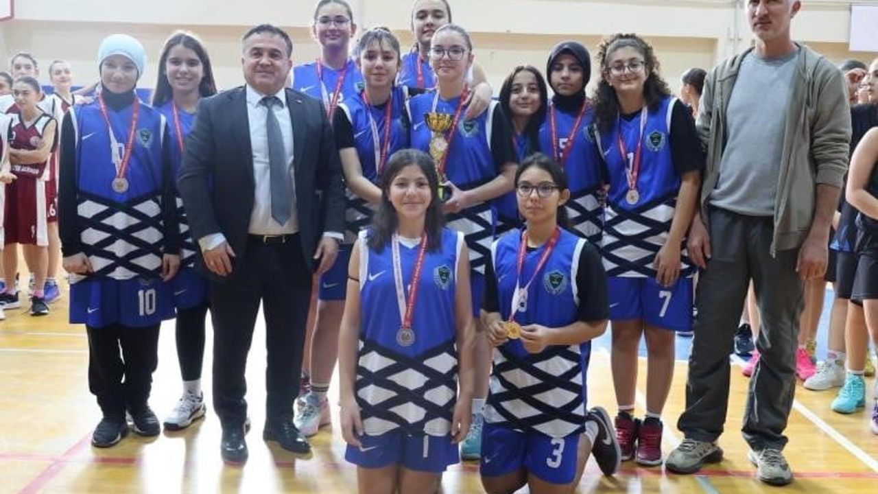 Bilecik'te Yıldız Basketbol Müsabakaları Sona Erdi