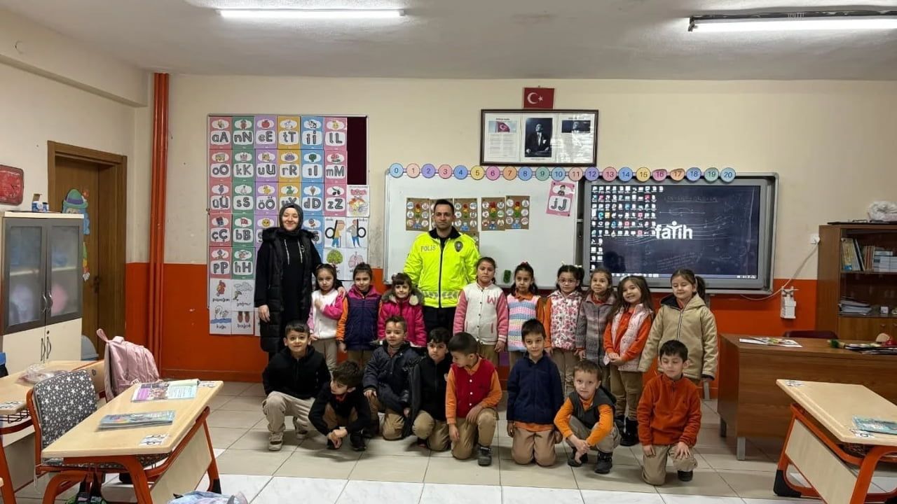 Bilecik Yenipazar'da Öğrencilere Trafik Eğitimi