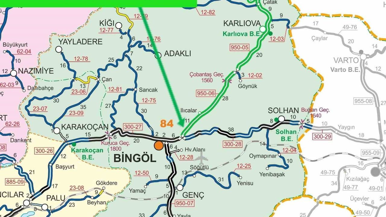 Bingöl'de Elazığ, Diyarbakır ve Erzurum yollarında tır trafiği yeniden açıldı
