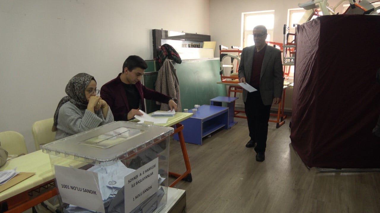 Bingöl Şoförler ve Otomobilciler Odası'nda 52 yıllık başkanlık sona erdi