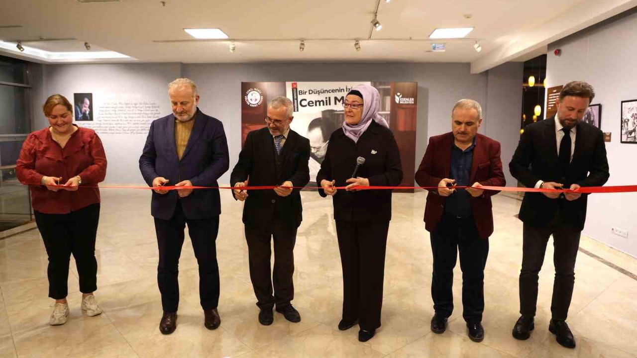 Bir Düşüncenin İzinde: Cemil Meriç Sergisi Esenler'de açıldı