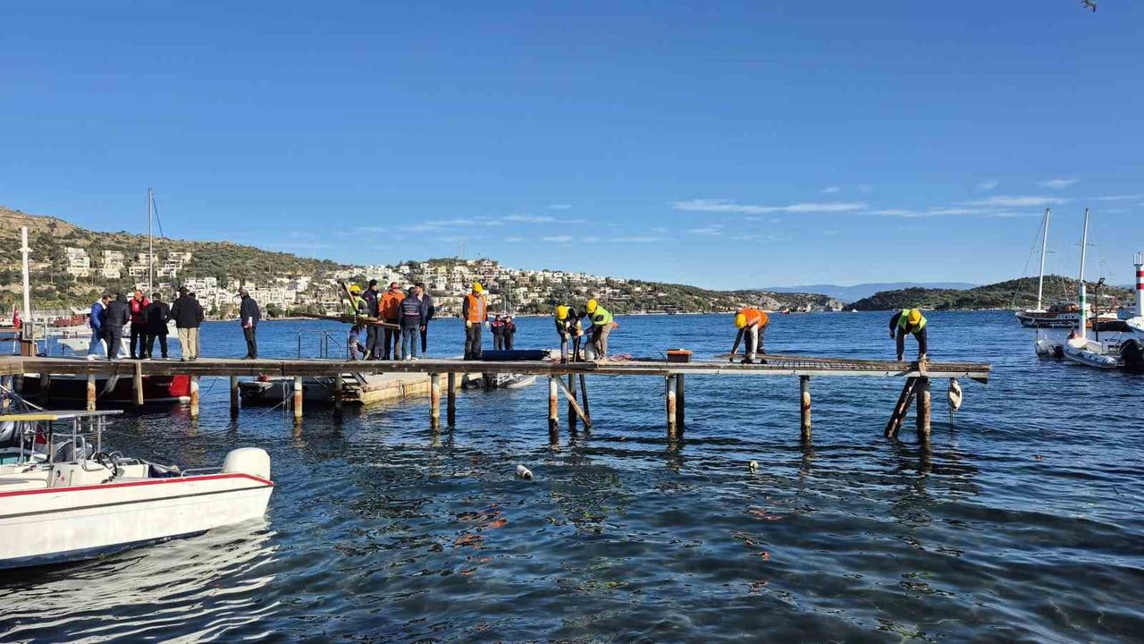 Bodrum'da 10 yıllık kaçak liman yıkımına başlandı