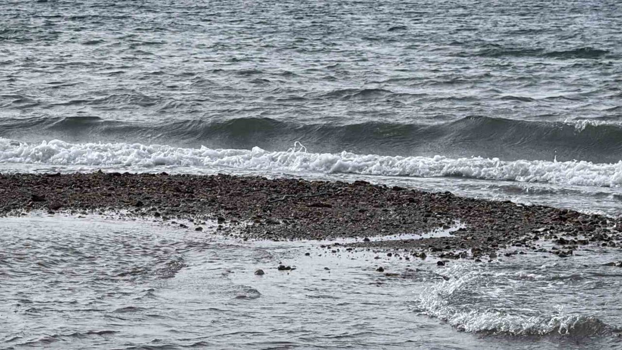 Bodrum’da Gümbet ve Bitez sahillerinde deniz çekildi