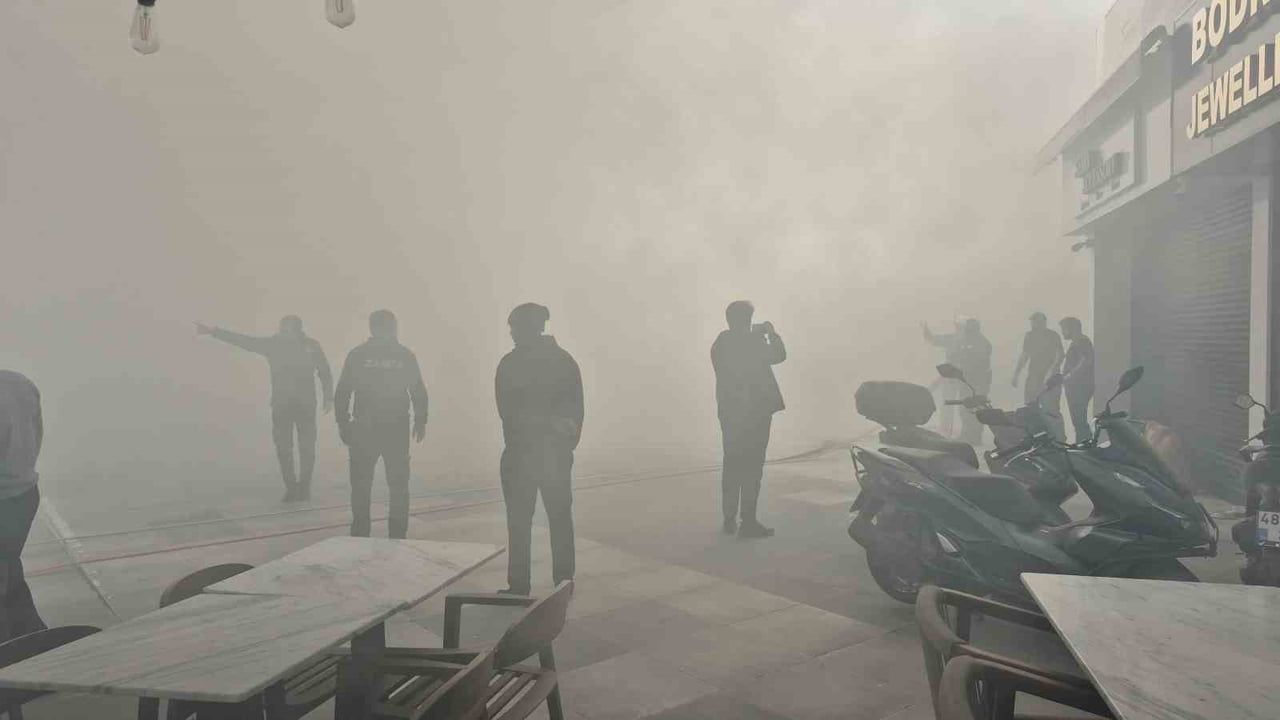 Bodrum'da LC Waikiki geri dönüşüm deposunda yangın paniği