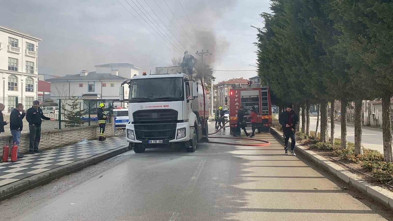 Bolu'da yol süpürme aracında çıkan yangın söndürüldü