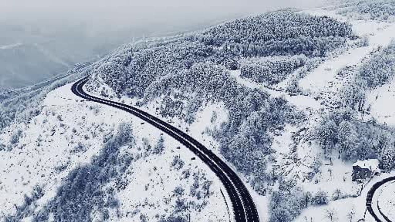 Bolu Dağı'nda kartpostallık karla kaplı manzaralar