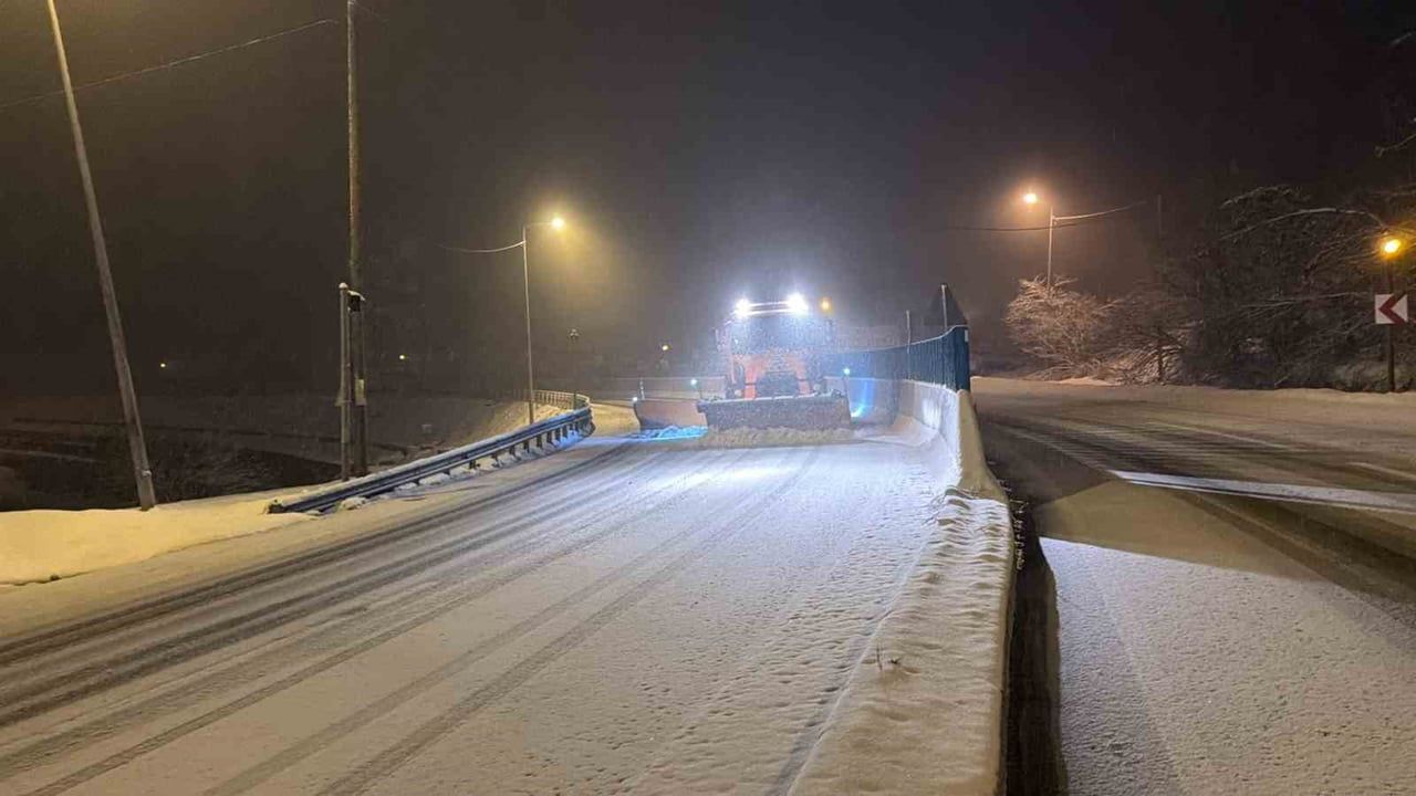 Bolu Dağı'nda yoğun kar yağışı: Karla mücadele ve trafik önlemleri