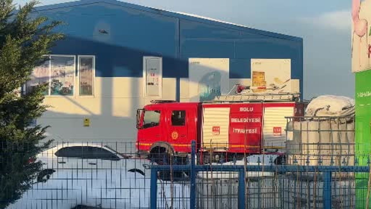 Bolu OSB'de mobilya fabrikasında yangın: İşçiler müdahale etti