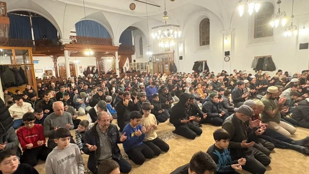 Bolvadin'de 'Vakti Kuşanmak Projesi' ile Yatsı Namazı Buluşması