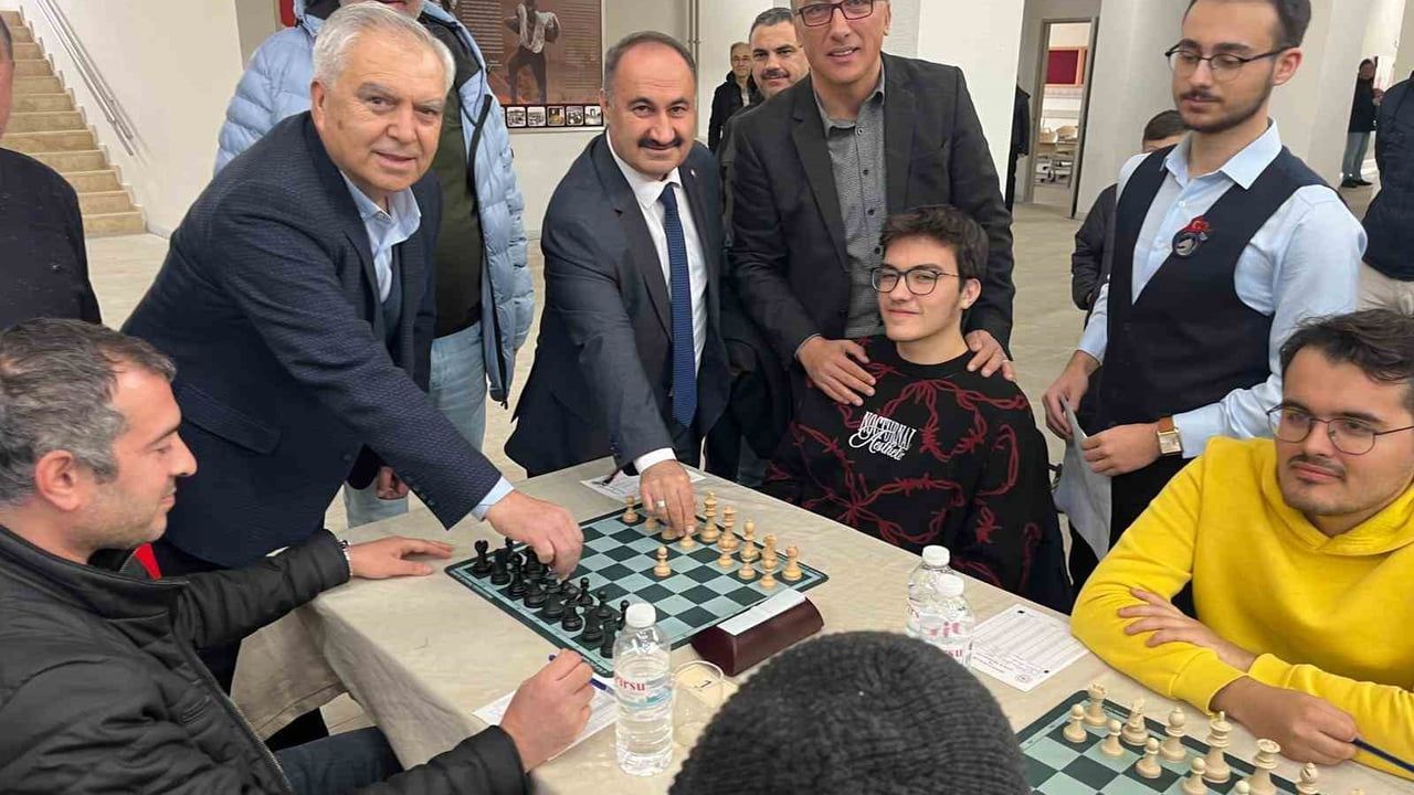 Buldan'da 25 ilden 264 sporcunun katıldığı satranç turnuvası başladı