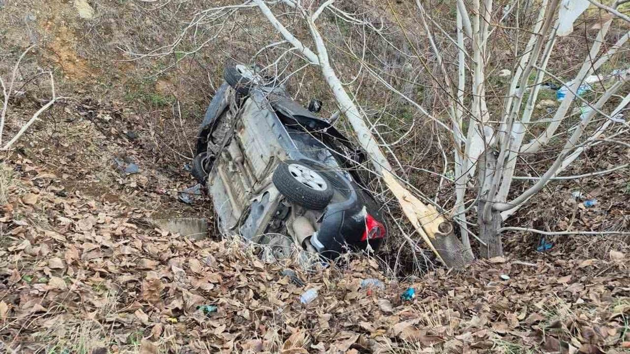 Burdur Çavdır'da şarampole devrilen otomobilde 4 yaralı