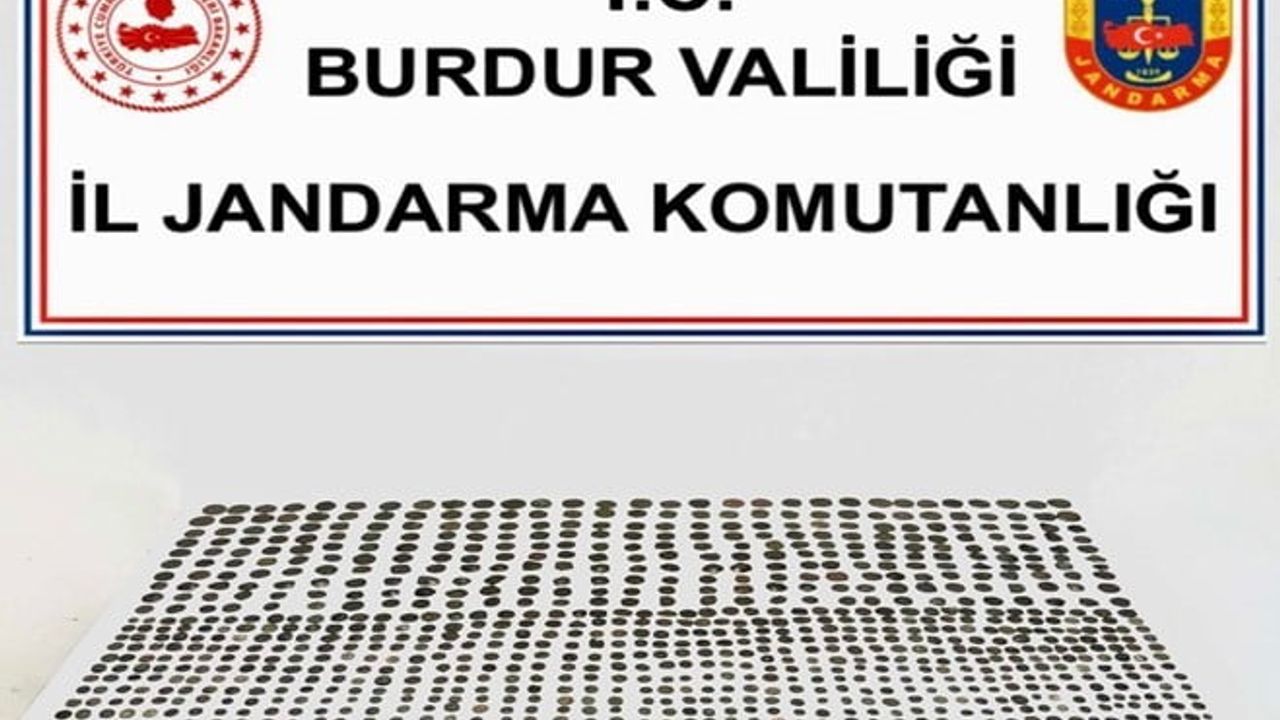 Burdur'da jandarma operasyonunda bin 3 sikke ele geçirildi