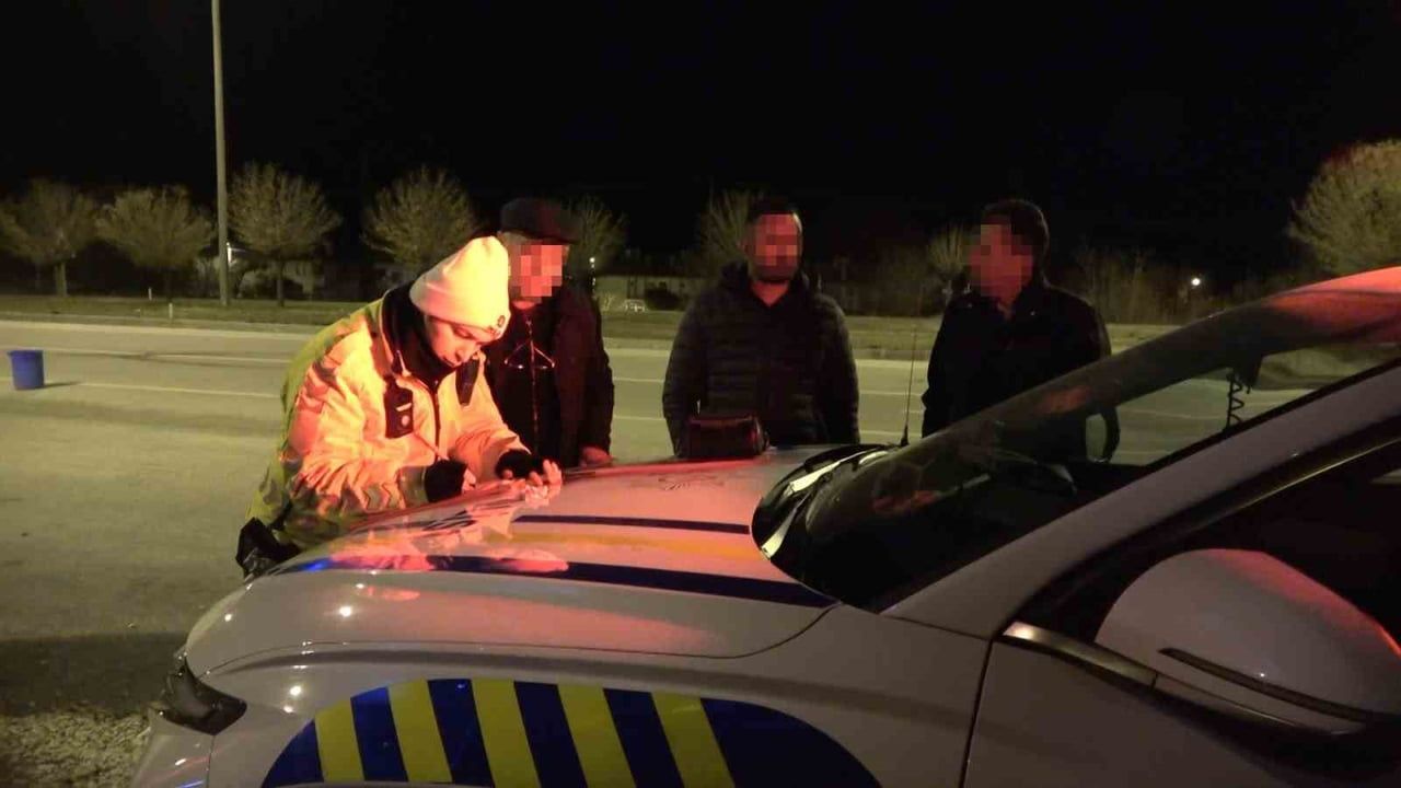 Burdur'da Karantina Bölgesinde Küpesiz Hayvan Taşıyan Besiciye Yaklaşık 400 Bin TL Ceza