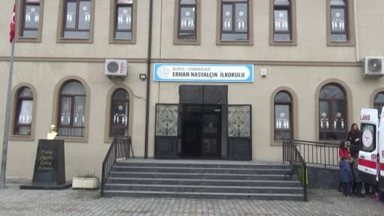 Bursa'da 1. sınıf öğrencisi Yağmur'un ambulans hayali gerçek oldu