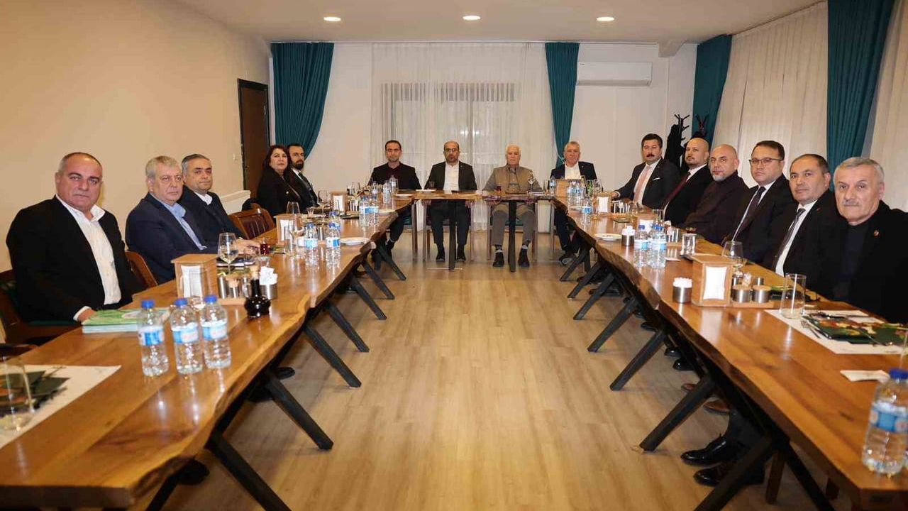 Bursa’da belediye başkanları güç birliği için bir araya geldi