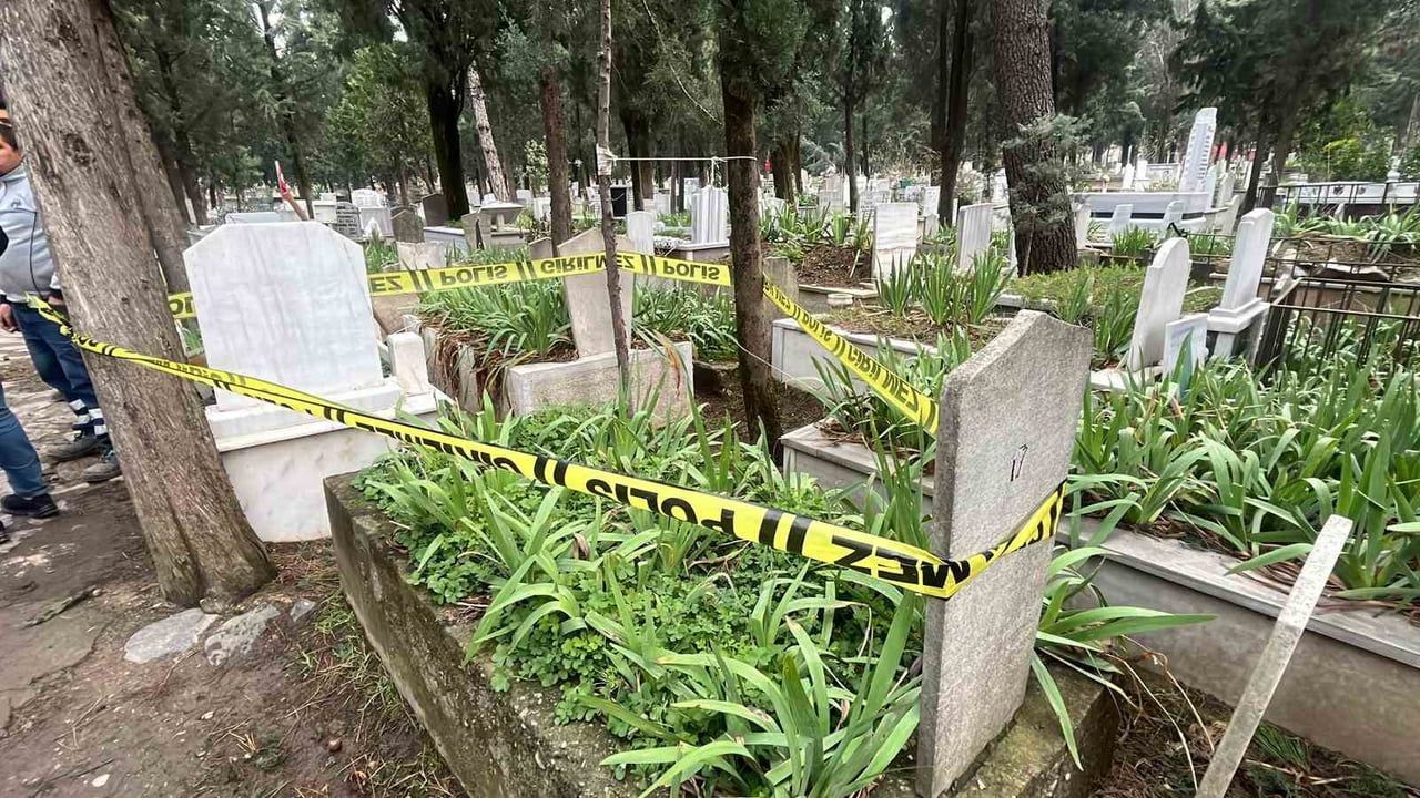 Bursa'da izinsiz defnedilen bebeğin cesedi mezardan çıkarıldı