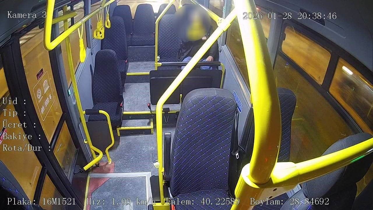 Bursa'da otobüste kalp krizi: şoför ve sağlık çalışanları müdahalesiyle yolcu kurtarıldı