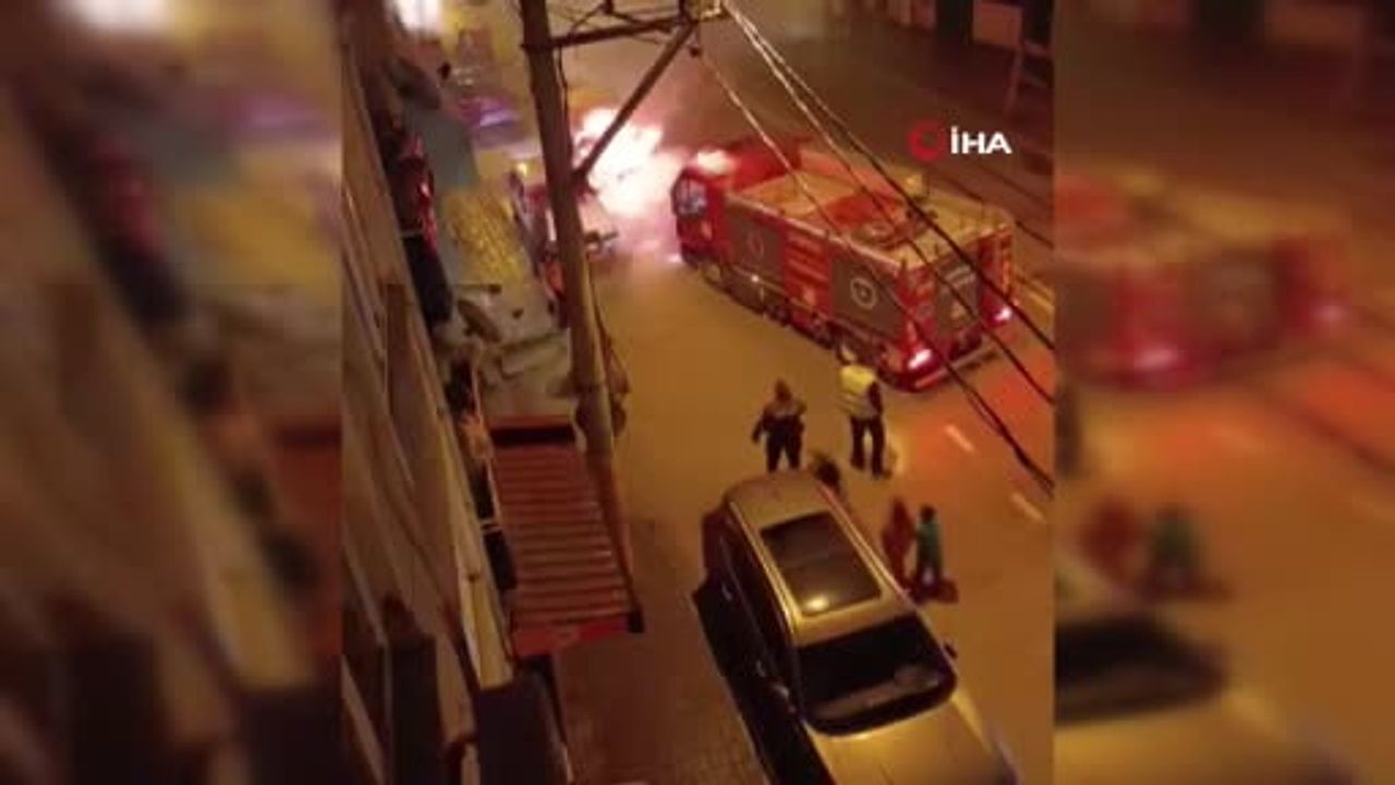 Bursa'da seyir halindeki otomobil alev aldı, kullanılamaz hale geldi