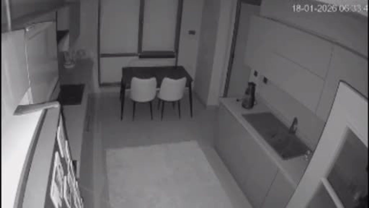 Bursa'da yeni tamamlanan binada mutfak tavanı çöktü