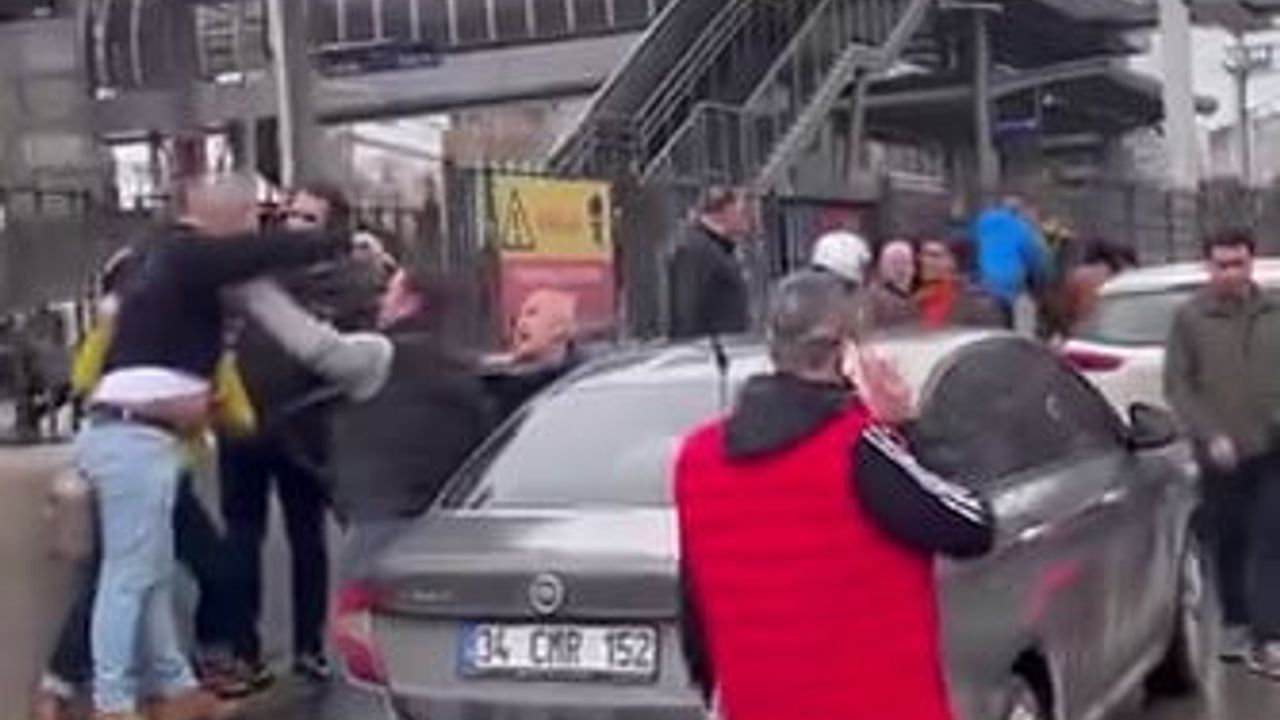 Bursa'da zincirleme kaza sonrası sürücüler arasında arbede