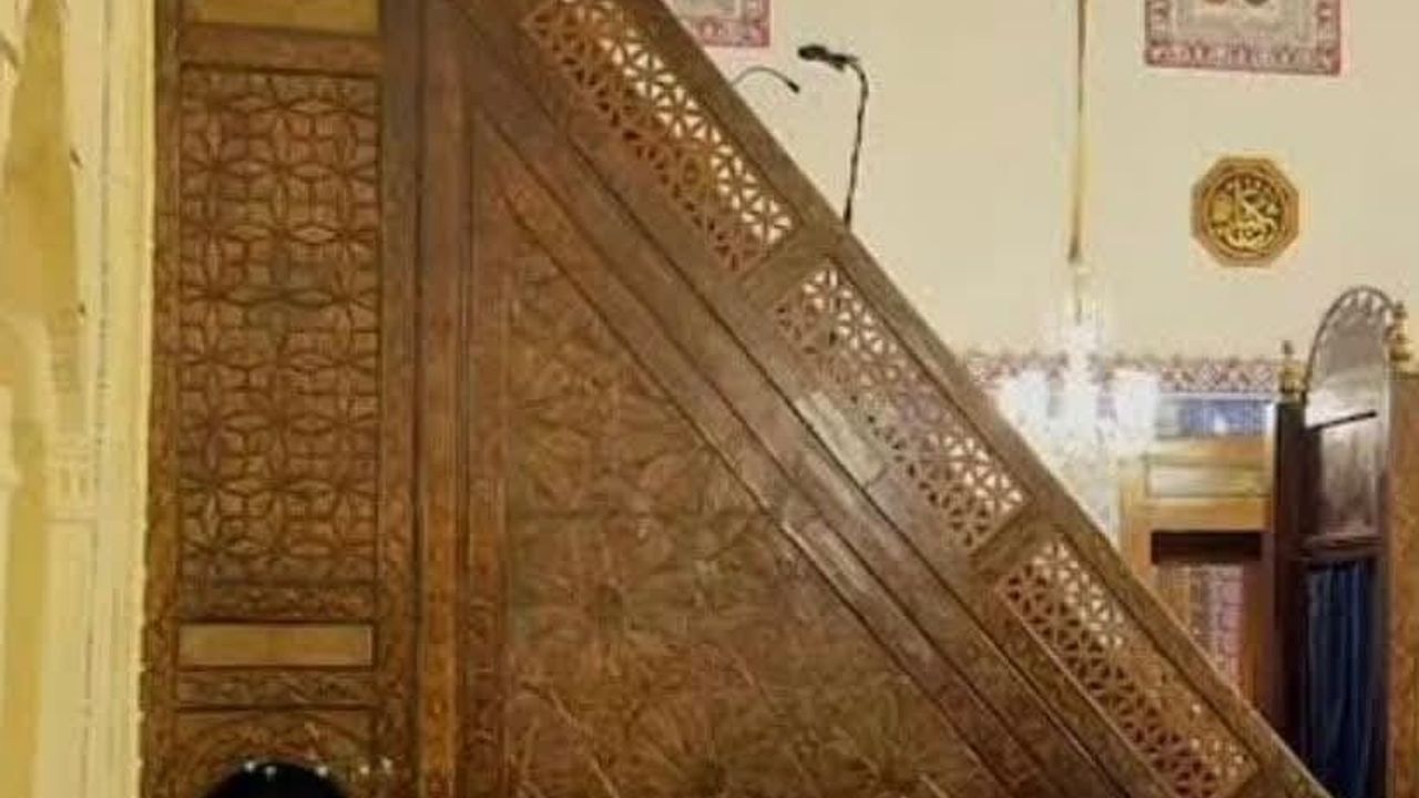 Bursa imamından 'minberlere Türk bayrağı asılsın' önerisi