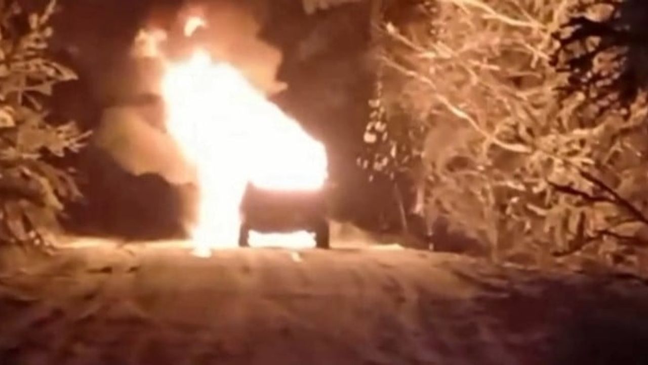 Bursa İnegöl'de Seyir Halindeki Cip Alev Aldı, Hurdaya Döndü