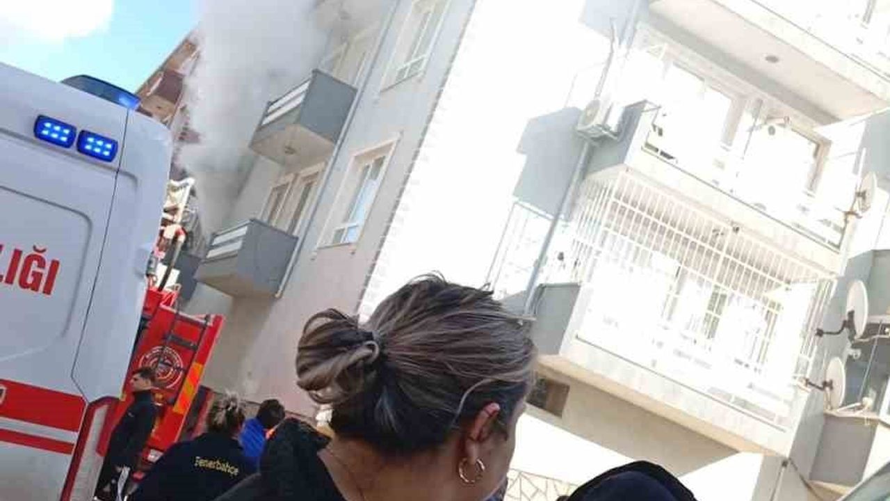 Bursa Karacabey'de yangın: Yatalak adam ve kedisi yaşamını yitirdi