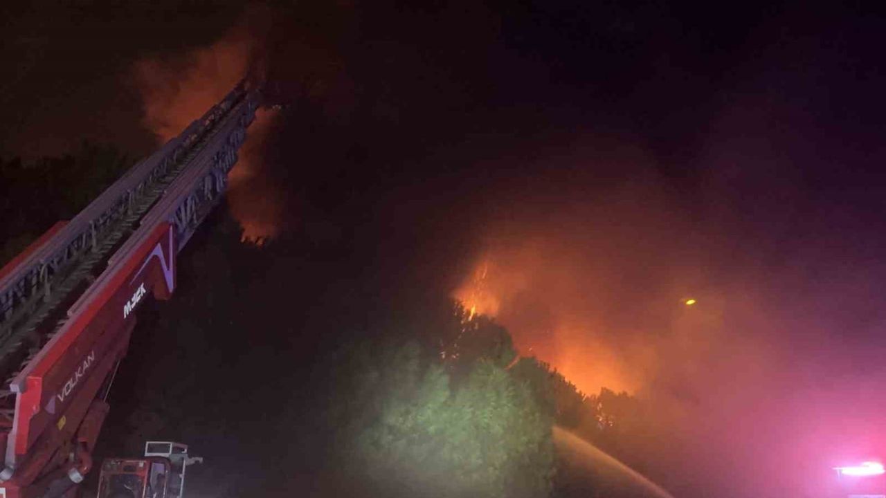 Bursa Minareliçavuş OSB'de kimyasal kaplama fabrikasında yangın