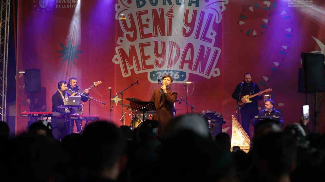 Bursa Yeni Yıl Meydanı'nda 2026 coşkusu