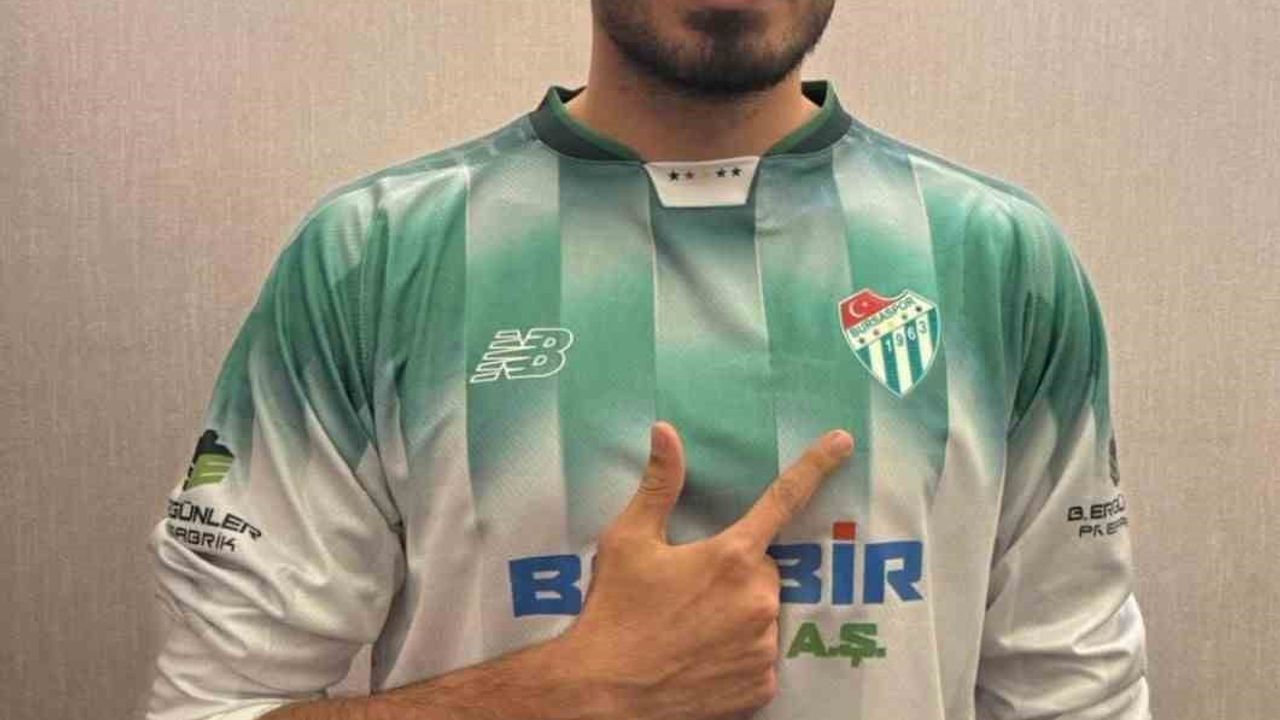 Bursaspor, Emir Kaan Gültekin'i resmen kadrosuna kattı