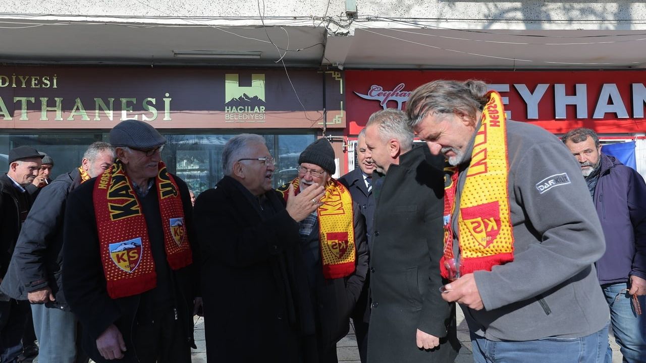 Büyükkılıç Hacılar’da gönül buluşması: Gençlere Kayserispor atkısı