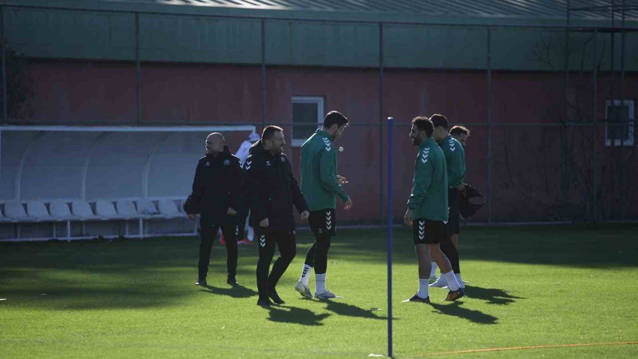 Çağdaş Atan: "Güçlü bir Konyaspor izleyeceğimizi düşünüyorum"