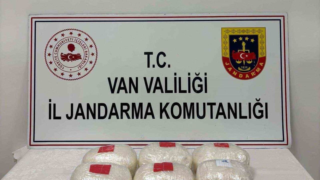 Çaldıran'da 7 kilo 270 gram metamfetamin ele geçirildi
