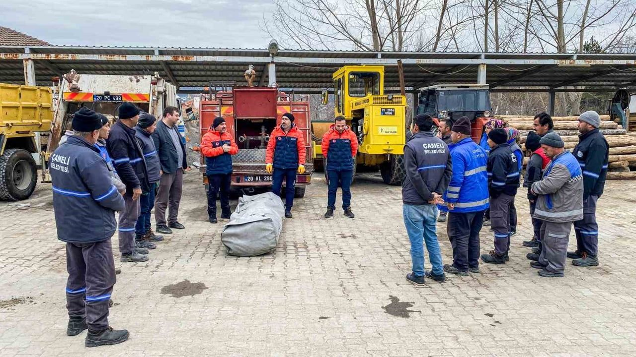 Çameli Yerel Destek Ekibine Denizli AFAD'dan Çadır Kurma Eğitimi
