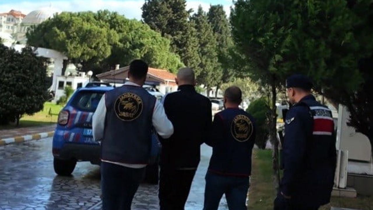 Çanakkale'de 15 yıl 7 ay 15 gün hapis cezası bulunan B.A. saklandığı evde yakalandı