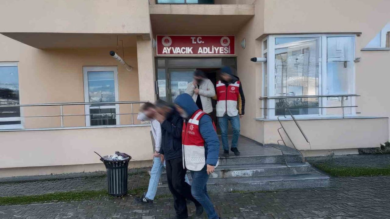 Çanakkale'de 28 Afgan kaçak göçmen yakalandı, 3 şüpheli tutuklandı