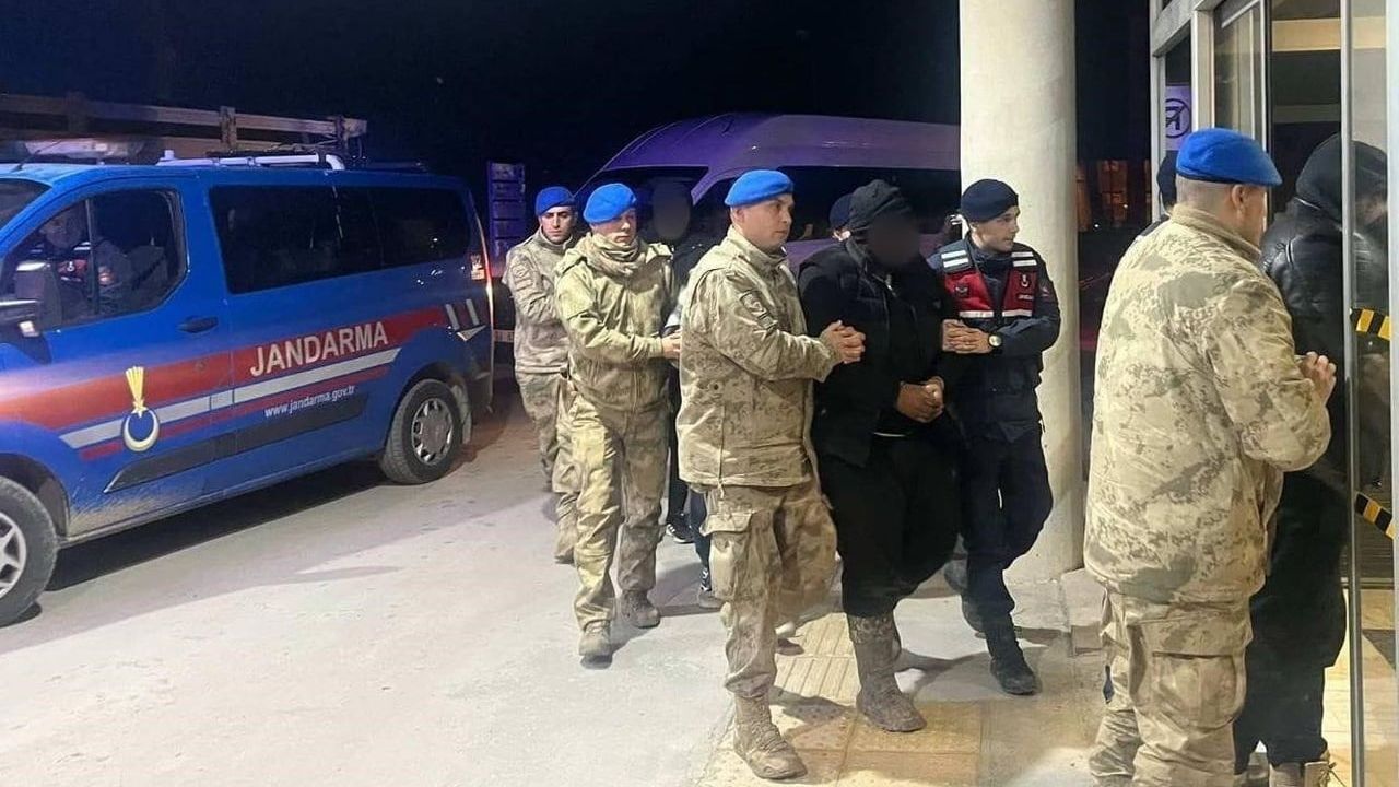 Çanakkale'de jandarma operasyonu: Göçmen kaçakçılığında 5 organizatör tutuklandı