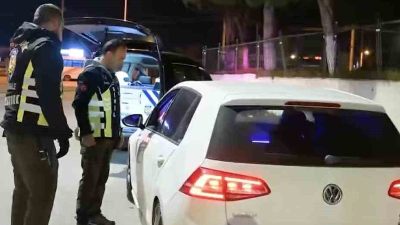 Çanakkale’de modifiye araçlara sıkı denetim: 36 araç trafikten men edildi