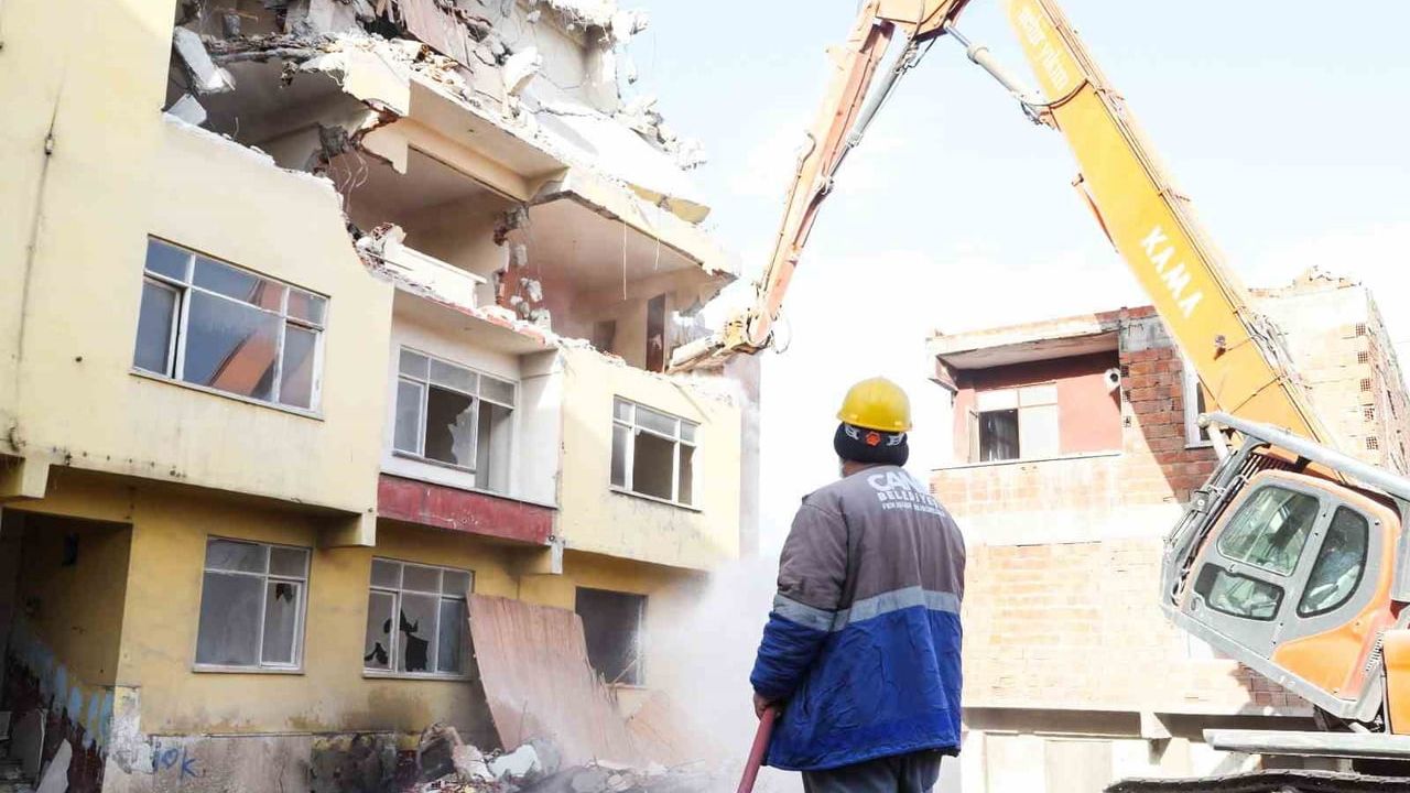 Canik'te Soğuksu'da kentsel dönüşüm: 741 riskli bina yıkım sürecinde