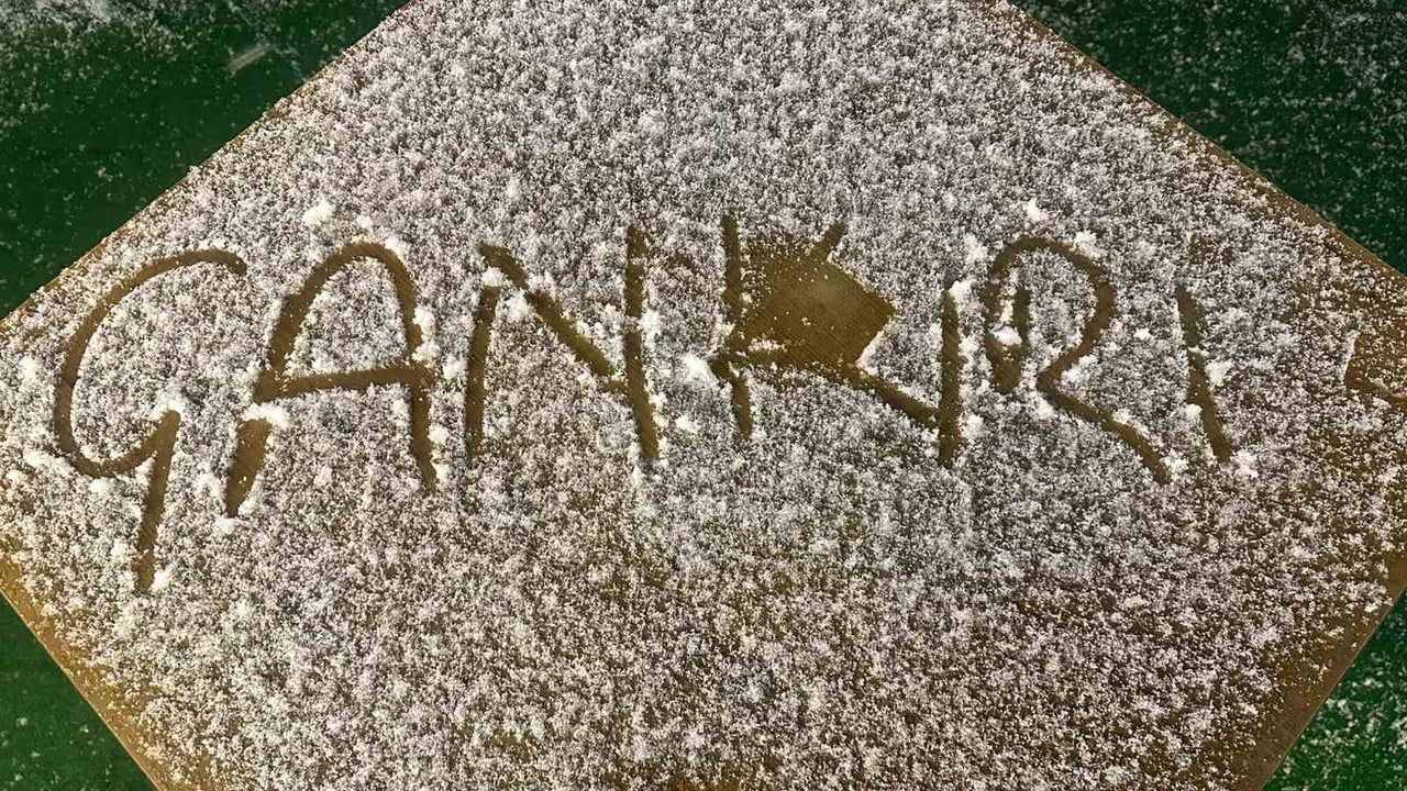 Çankırı'da akşam saatlerinde il merkezine ulaşan kar yağışı