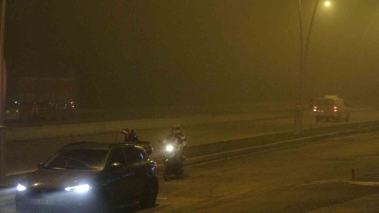 Çankırı'da yoğun sis görüşü 50 metreye düşürdü