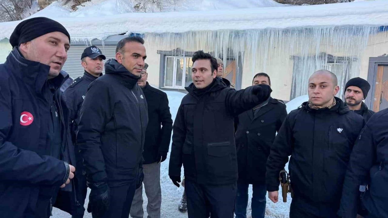 Çatak’ta çığın ardından AFAD ve ekiplerin saha incelemesi